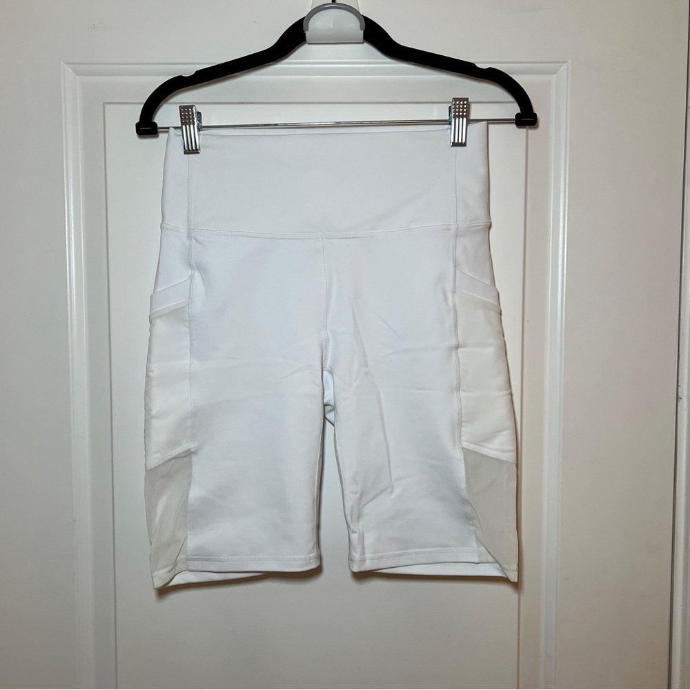 Fabletics Mila Pocket Short Size M